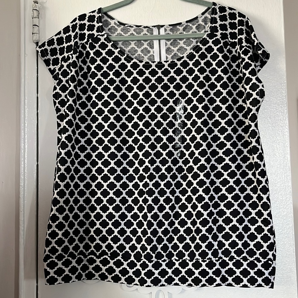 Black and white zip tee